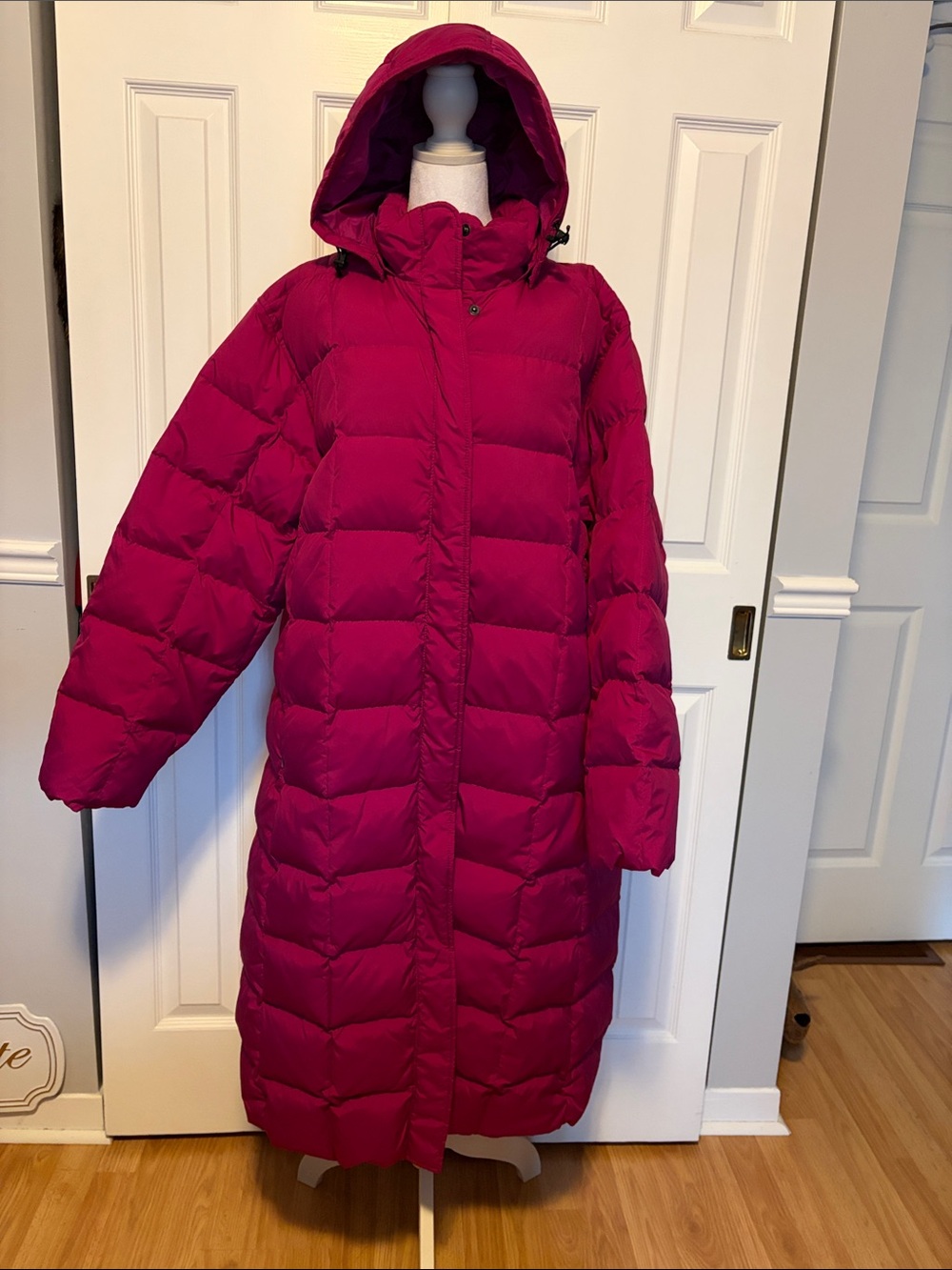Lands’ End Long Length Goose Down Puffer Coat with Detachable Hood 2X (20W-22W)